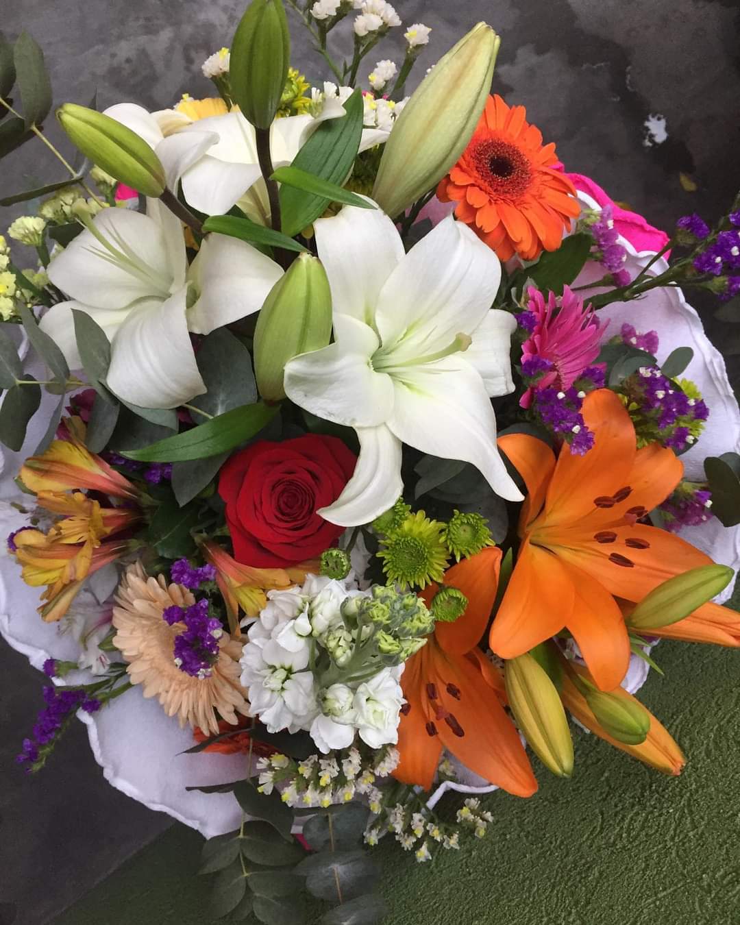 Envio y venta de flores ,rosas, plantas,arreglos florales ,regalos y desayunos a domicilio con delivery gratis en la Ciudad Autonoma de Buenos Aires y con costo de envo en localidades del Gran Buenos Aires asi como delivery de flores y plantas a travs de florerias asociadas en todas las provincias de la Argentina, Buenos Aires, la Pampa, Tucuman, La Rioja, Ro Negro, Entre Rios, Corrientes, Misiones, Neuquen, Chubut, Tierra del Fuego, Santa Cruz, San Luis, Mendoza, Cordoba, Jujuy, Formosa, Santiago del Estero, Salta, Chaco, Catamarca ,San Juan, y ademas realizamos el delivery de flores ,coronas,palmas , plantas y regalos a todas las ciudades de Argentina, Mar del Plata, Crdoba, Buenos Aires, con cargo en Santa Rosa, La Plata, Bella Vista, Neuquen, Pilar, Paran, Posadas, Resistencia, Cipolleti y mas de 300 ciudades y localidades en todo el territorio de nuestro pas, asi como tambien tenemos la posibilidad de enviar flores a casi todo el mundo en cuestion de horas